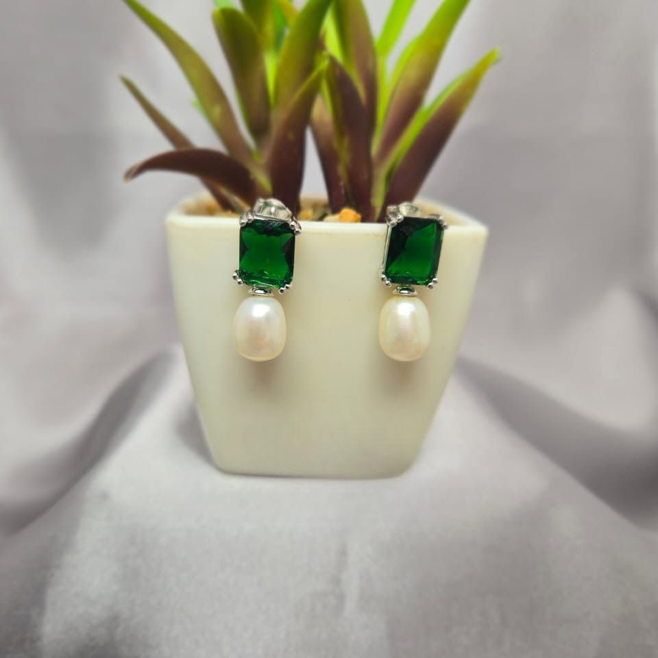 Sterling Silver Drop Earring With Emerald Cubic Zirconia And Freshwater Pearl On End