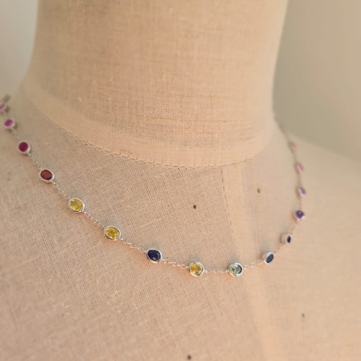 45 Cm Coloured Oval Stone Necklace