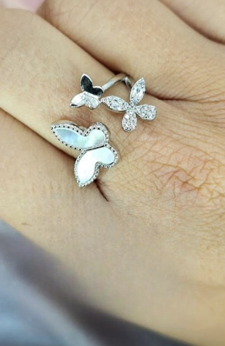 Adjustable three butterfly ring