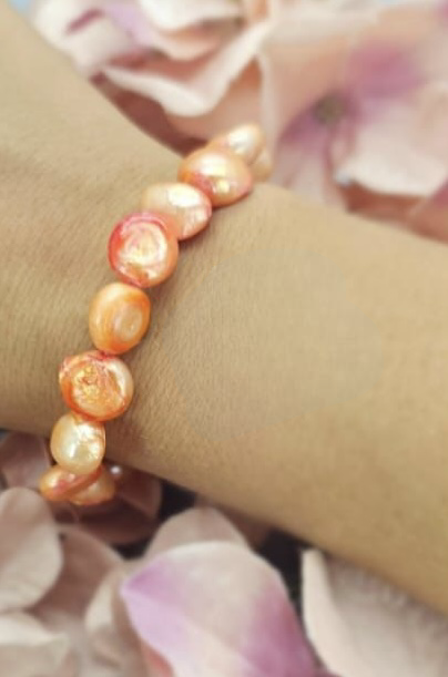 Beautyfull Peach coloured 9 mm freshwater pearl bracelet