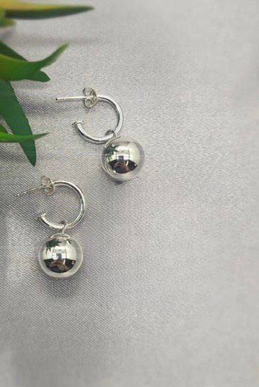 14mm ball charm om pretty woman earrings