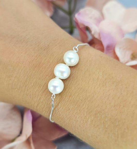 Sterling silver bracelet with three beautiful freshwater pearls