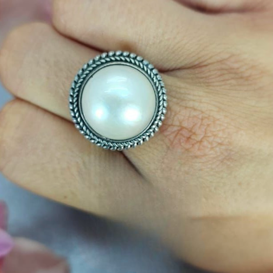 21 mm White Mabe Pearl Sterling Silver Ring