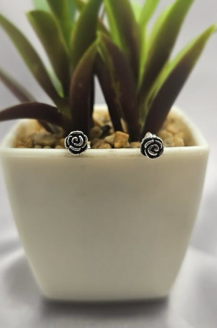 6mm stud earrings