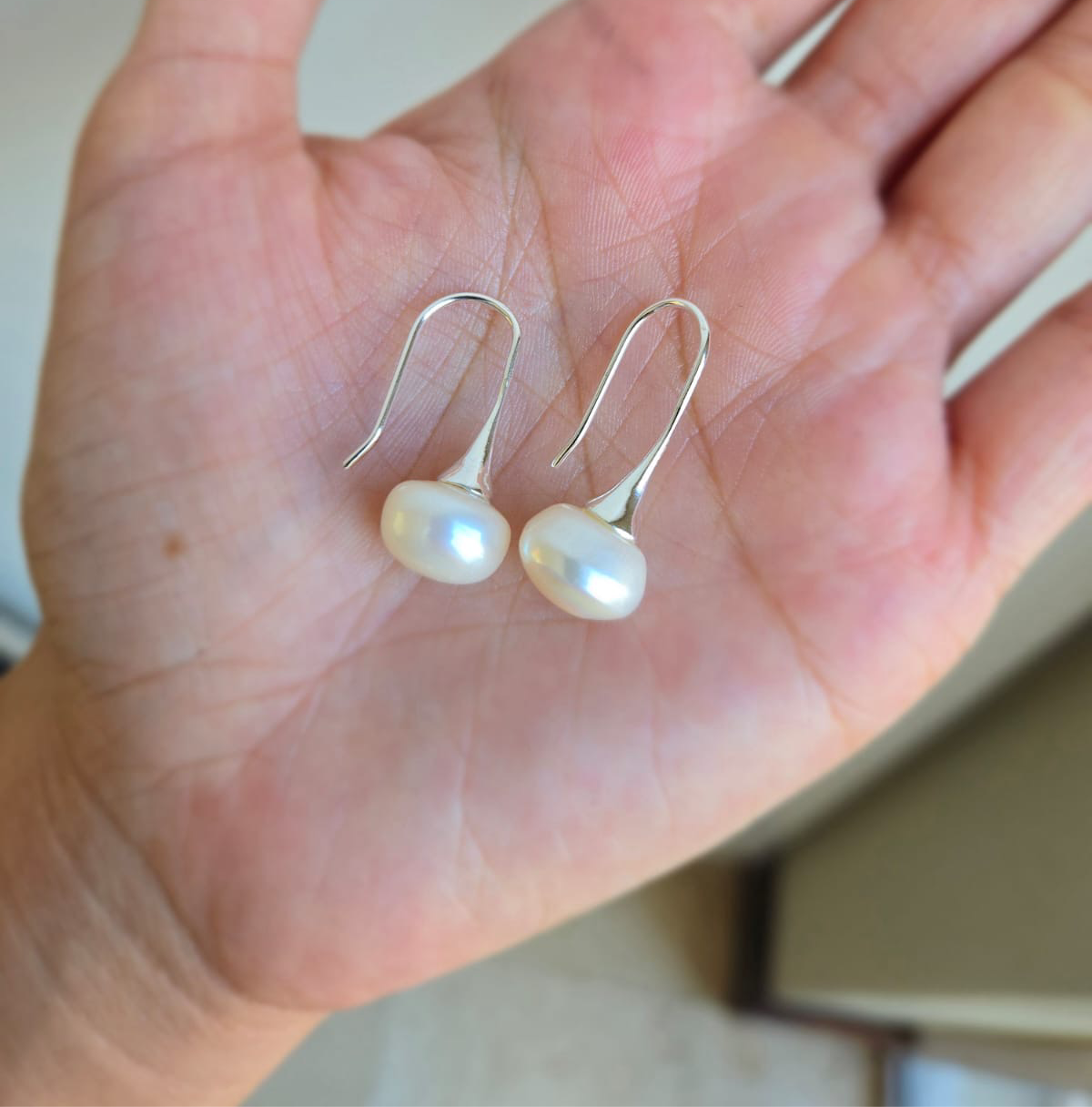 Classic Loop Pearl On Hook