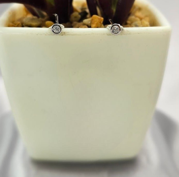 Small tube studs