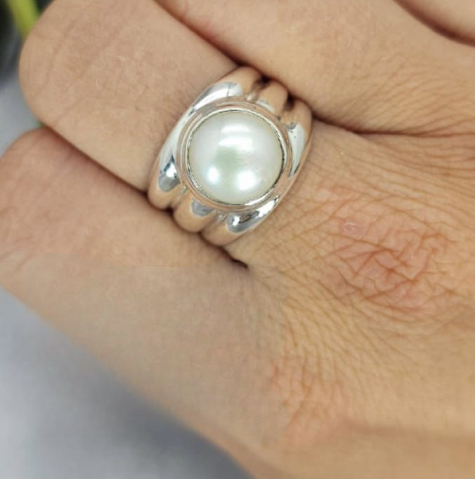 Awesome classical Mabe  Pearl ring