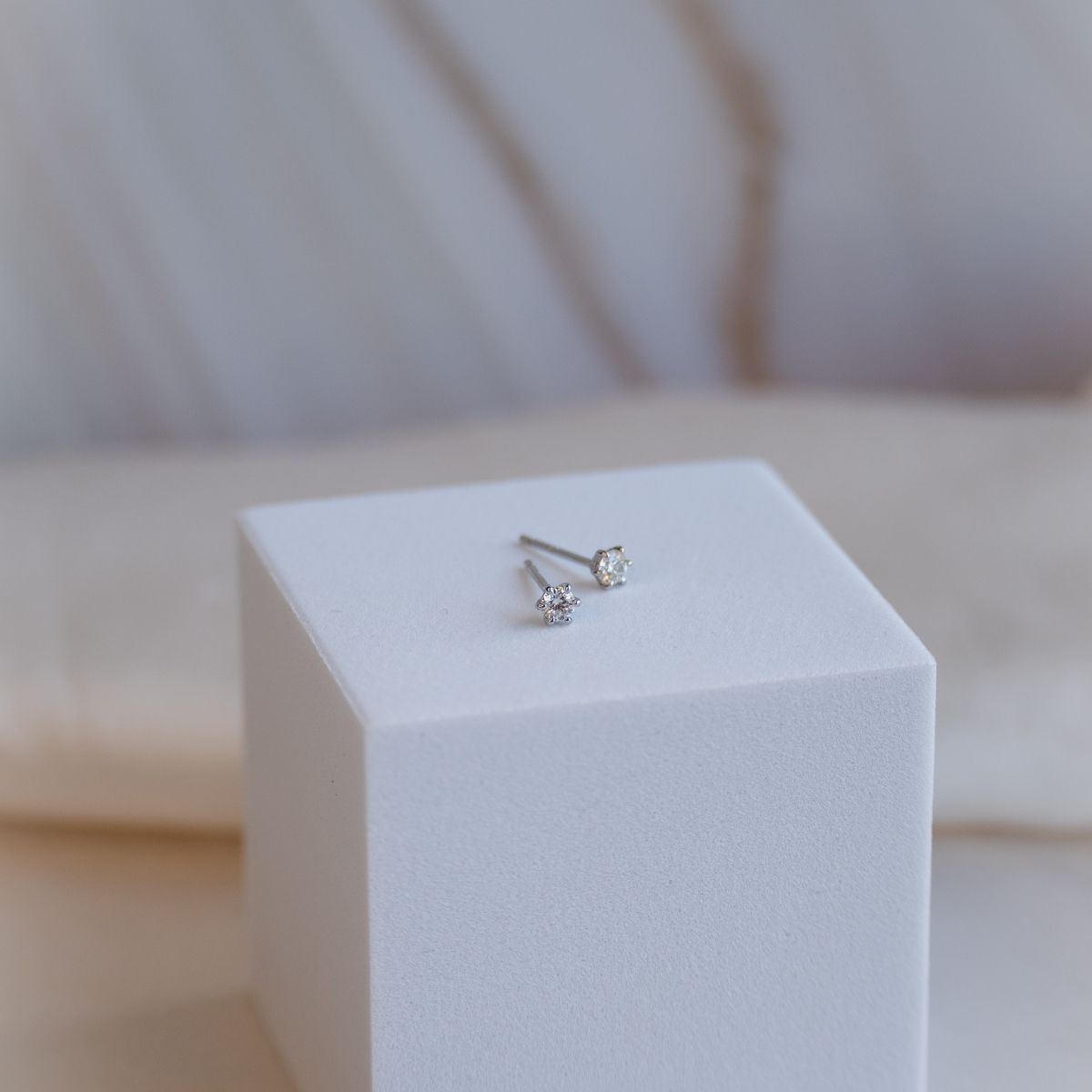 2mm Moissanite stud earrings (with GRA Certificate)