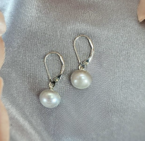 Pretty 9 mm grey drop freshwater pearl earring with comfy clip