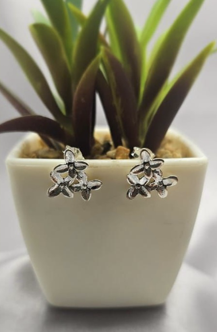 12mm Three flower stud