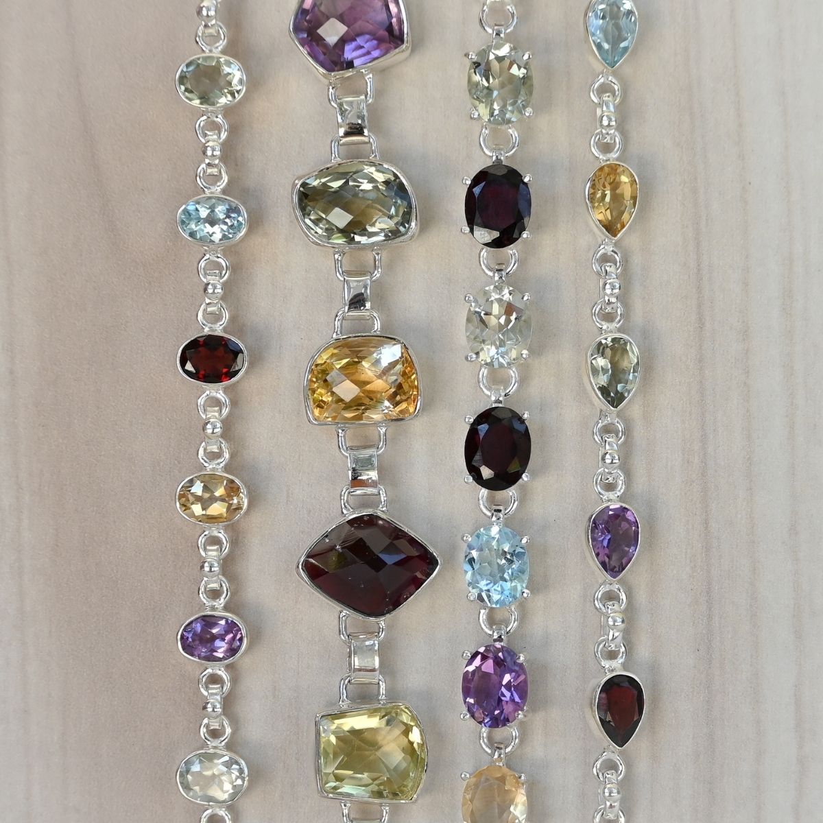 Teardrop (Pear shaped) shaped semi precious stone bracelet