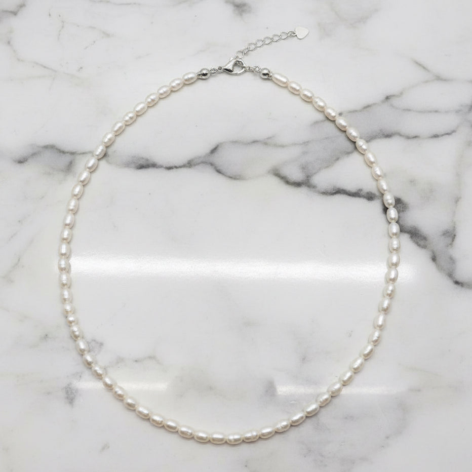 Freshwater rice pearl necklace