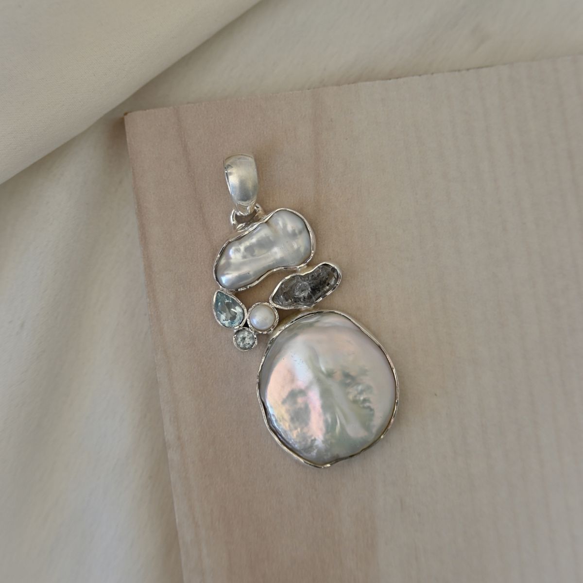 Statement Pearl and Rough stone pendant