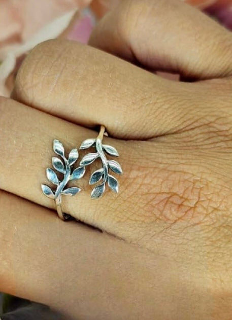 Sterling silver open size leaves ring