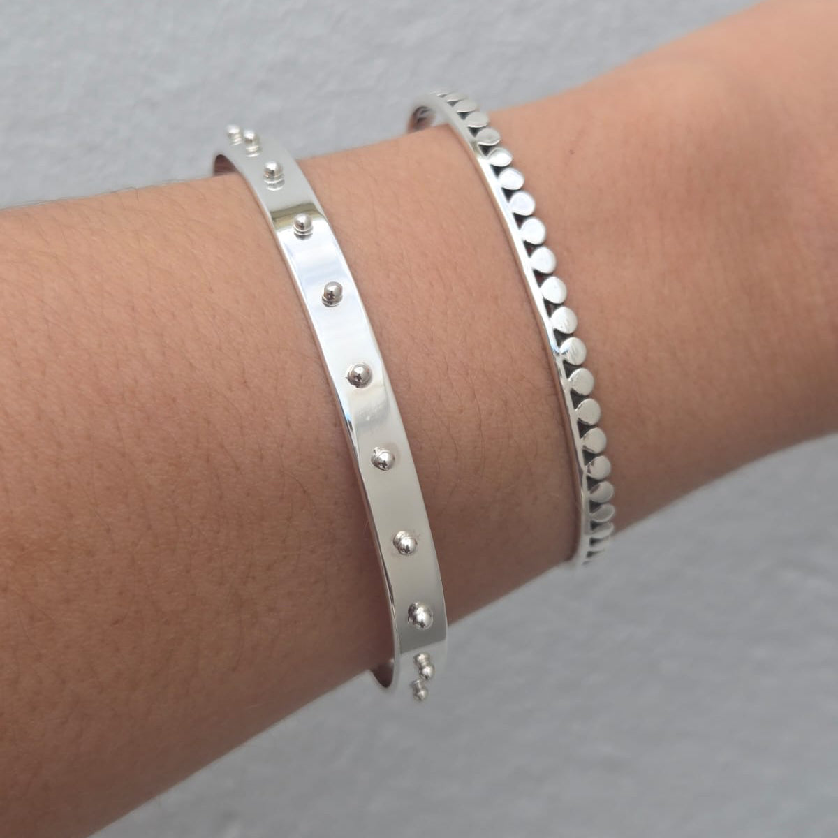 Spike dot silver bangle - Terciany 