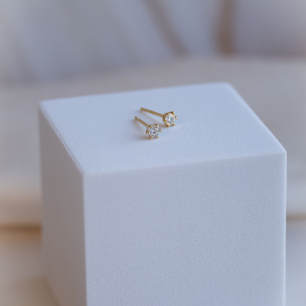Gold 3mm Moissanite Stud earrings (with GRA Certificate)