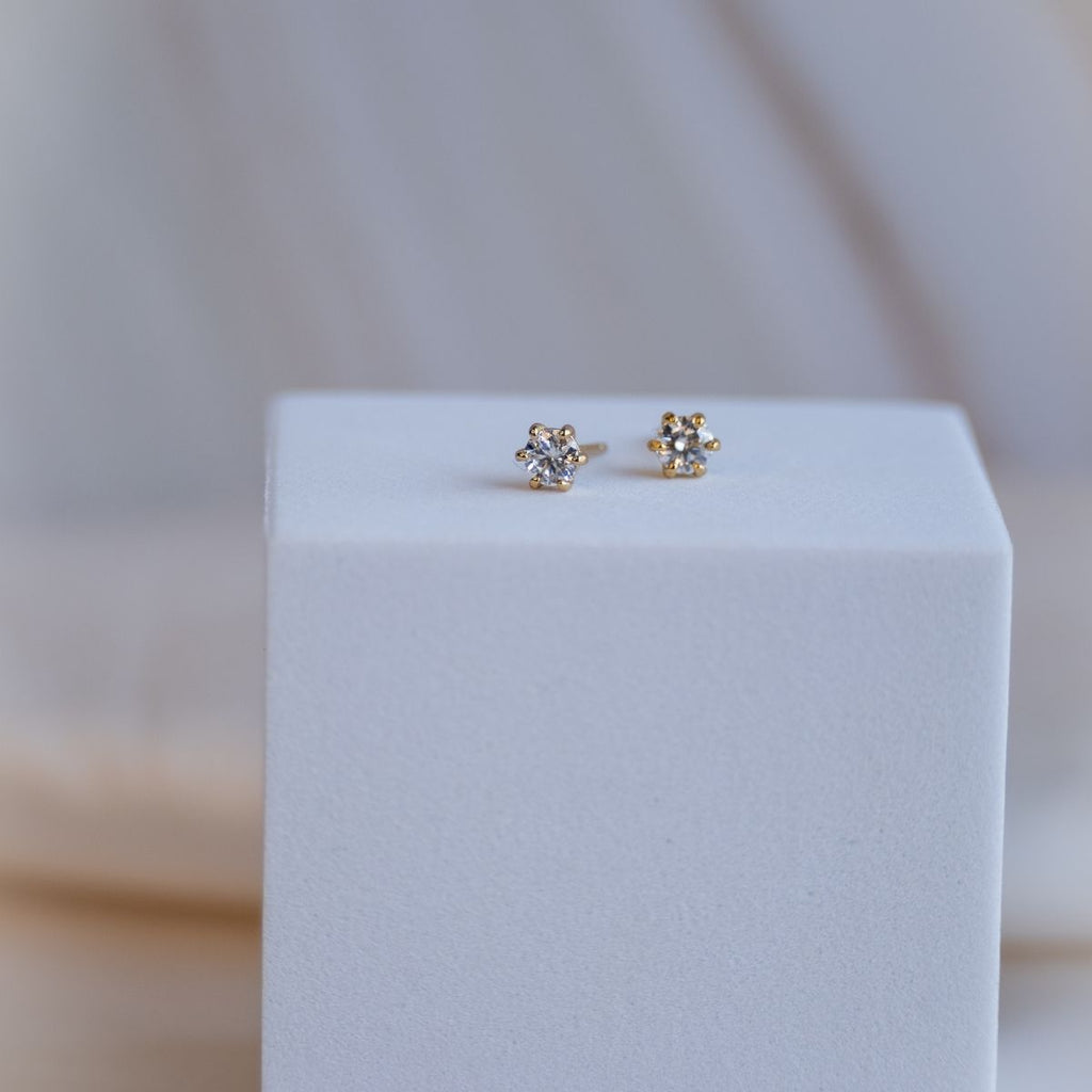 Gold 4mm Moissanite stud earrings (with GRA Certificate) - Terciany 