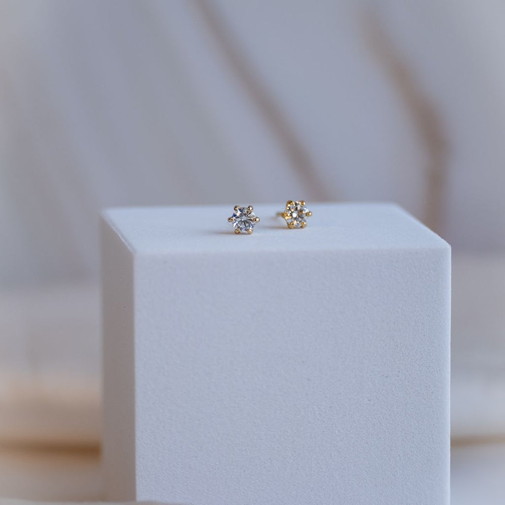 Gold 4mm Moissanite stud earrings (with GRA Certificate) - Terciany 