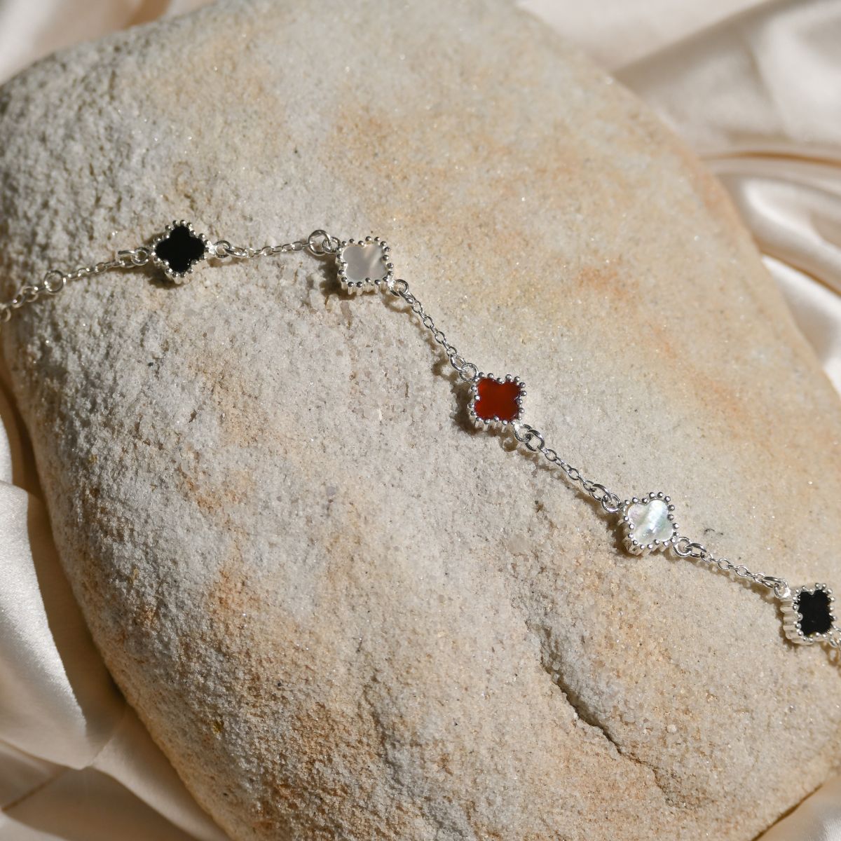 Van Cleef (Four leave Clover) mixed coloured flower bracelet