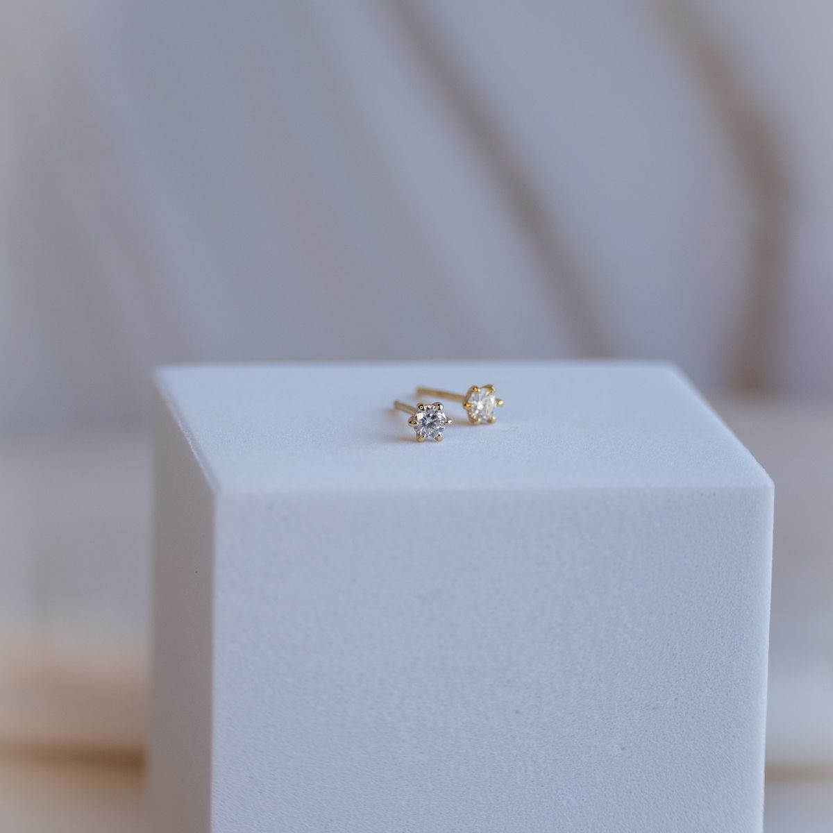 Gold 3mm Moissanite Stud earrings (with GRA Certificate)