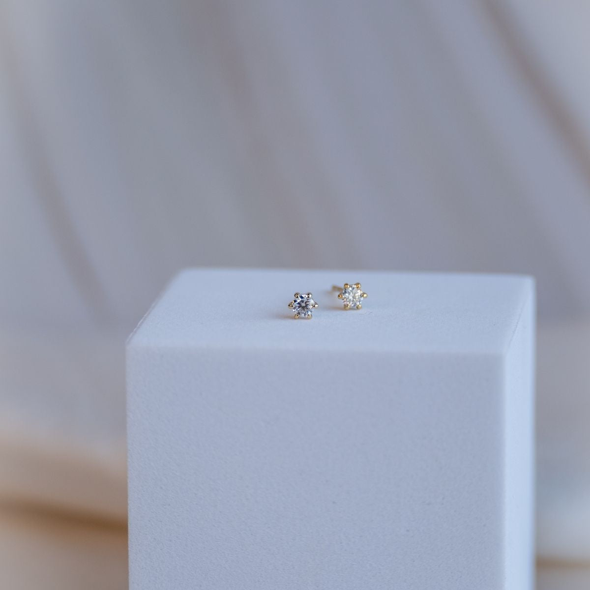 Gold 3mm Moissanite Stud earrings (with GRA Certificate)