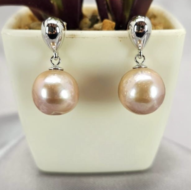 Nice Large pink freshwater Pearl drop earrings