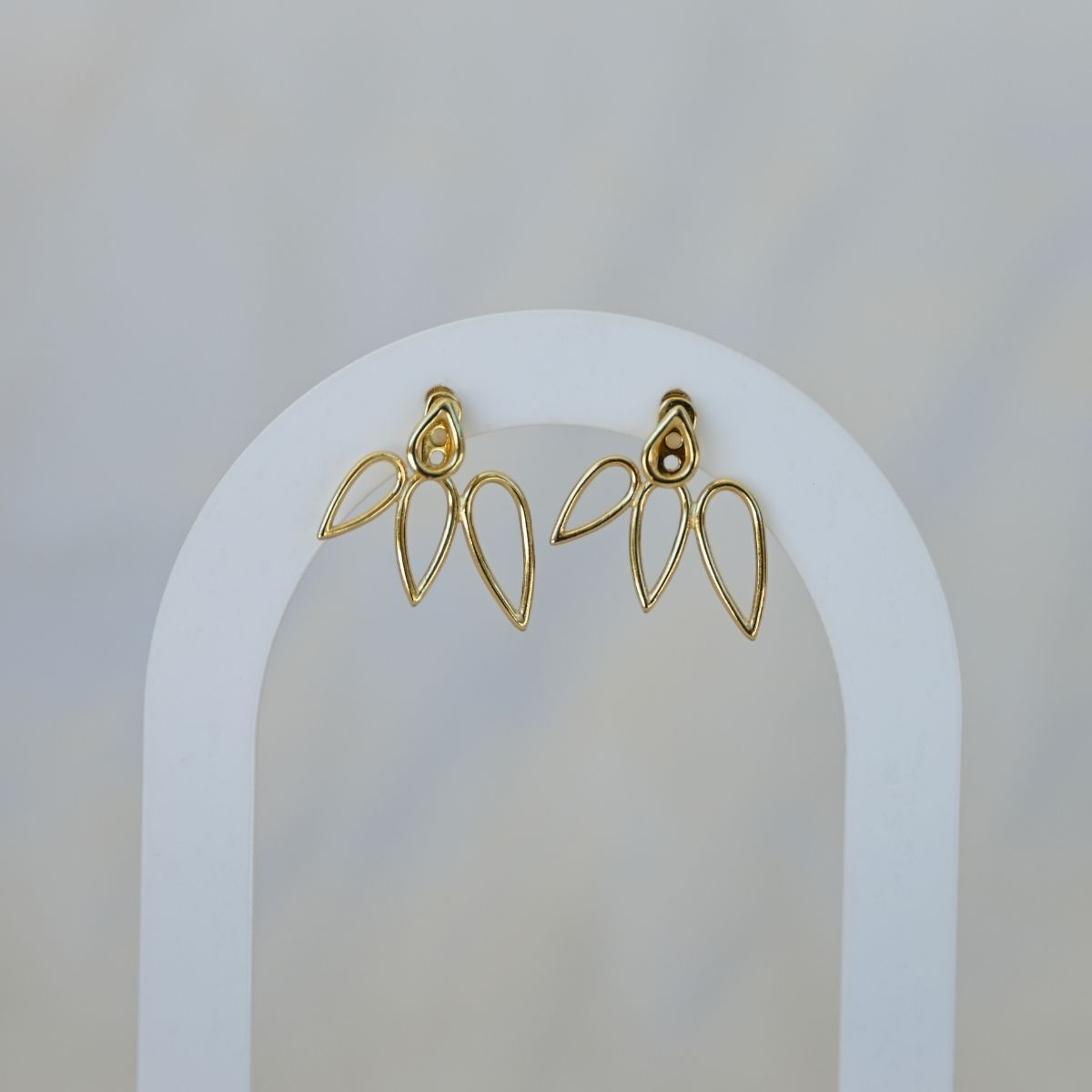 Two ways to wear gold leave earrings