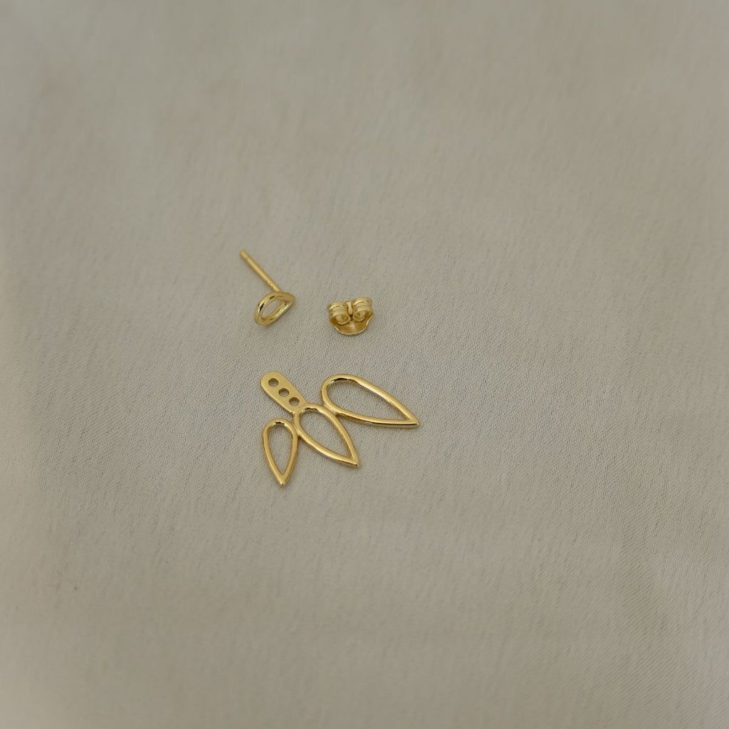 Two ways to wear gold leave earrings