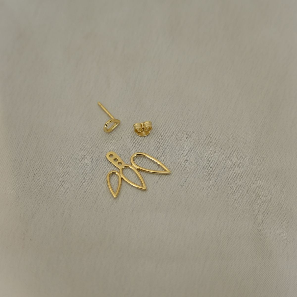 Two ways to wear gold leave earrings