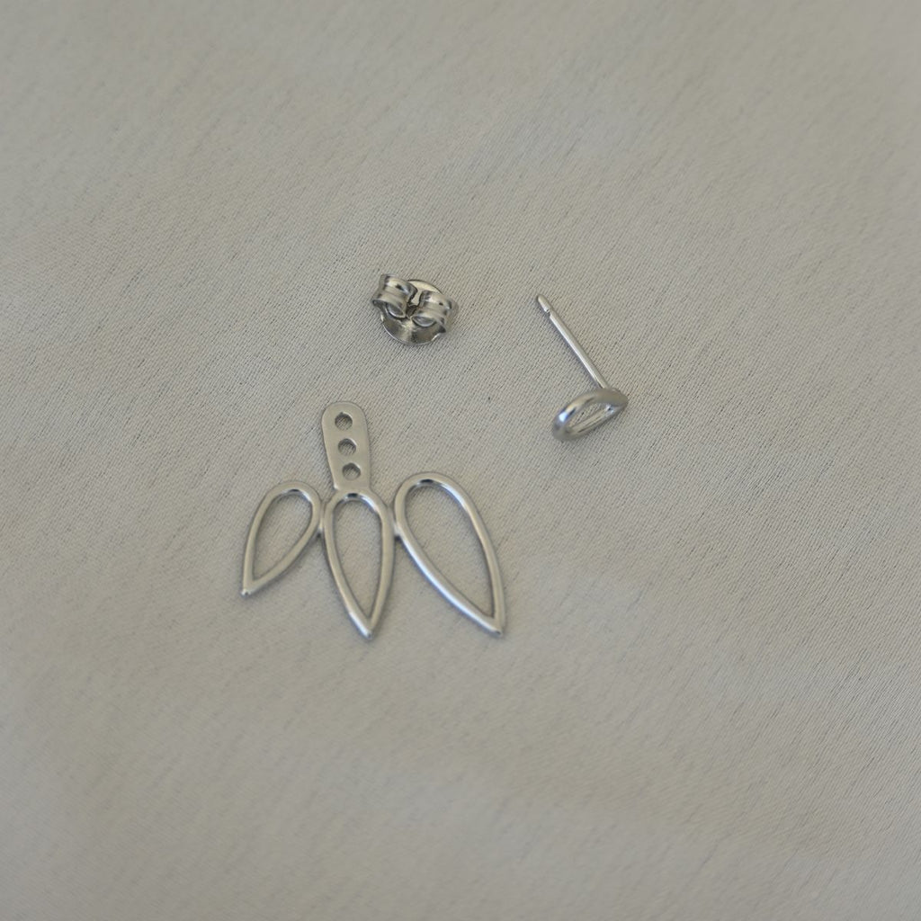 Two ways leave earrings