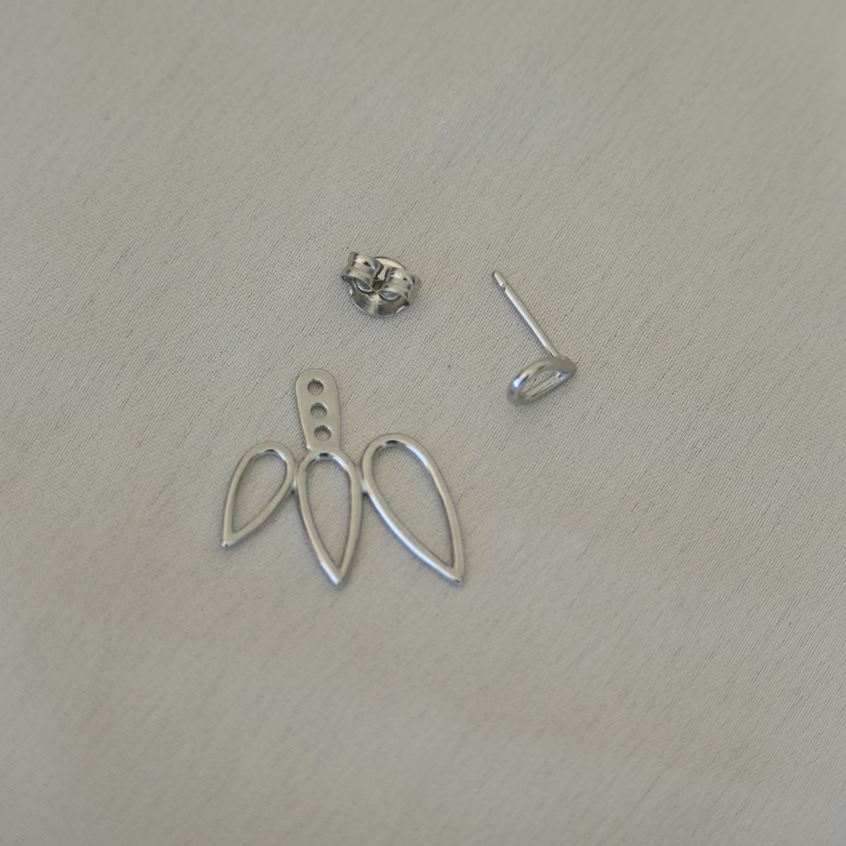 Two ways leave earrings