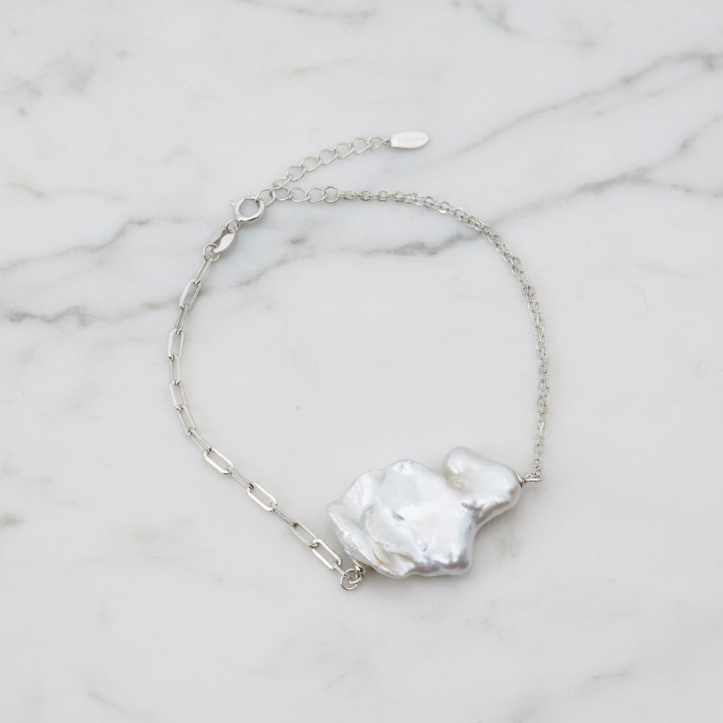 Stunning Freshwater Pearl On Bracelet