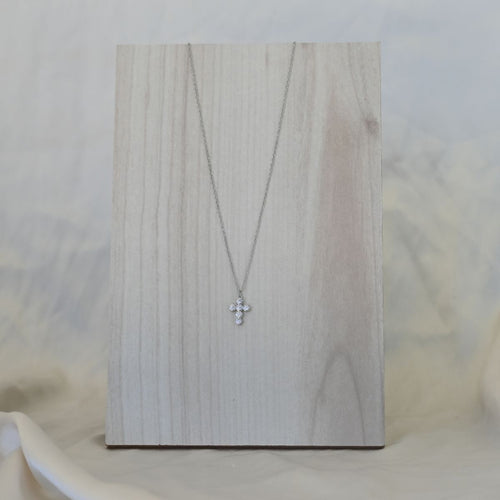 Silver cros necklace