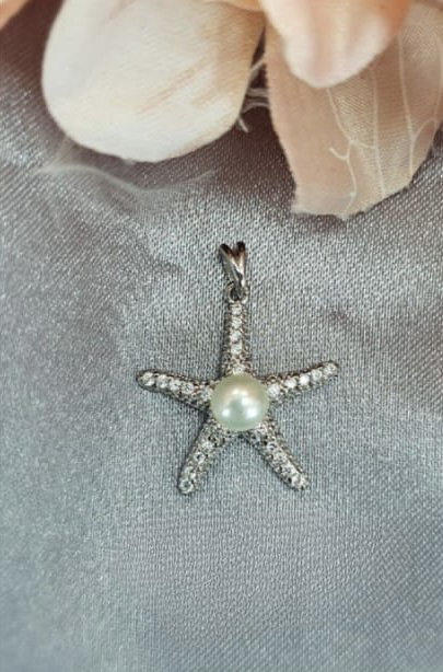 Sterling silver starfish pendant with cubic zirconia Bling and freshwater pearl centre