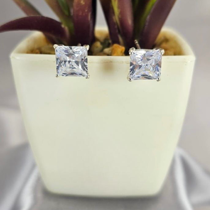Square cubic zirconia studs