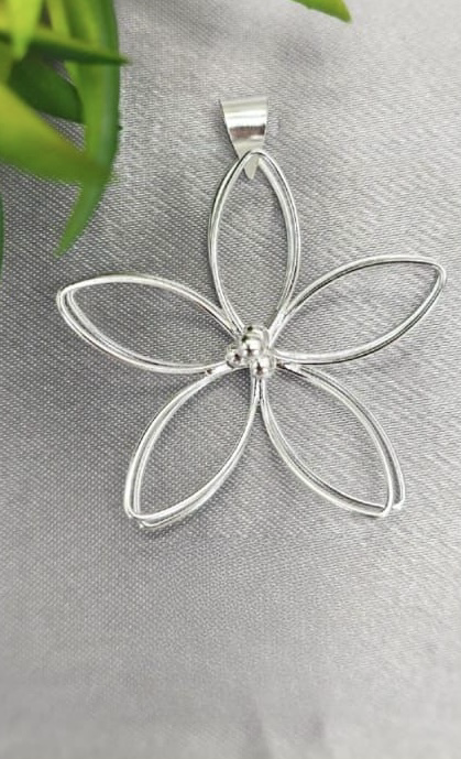 44mm flower pendant