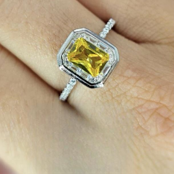 Rectangular yellow stone ring