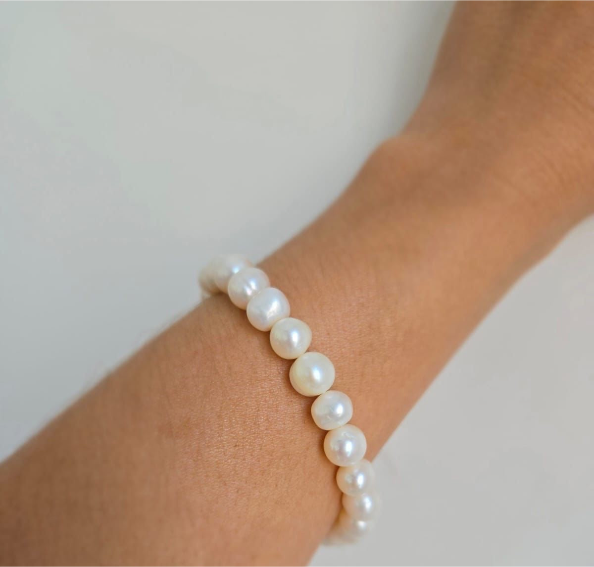 7-8mm white freshwater pearl bracelet