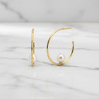 Gold and pearl hoop earrings - Terciany 