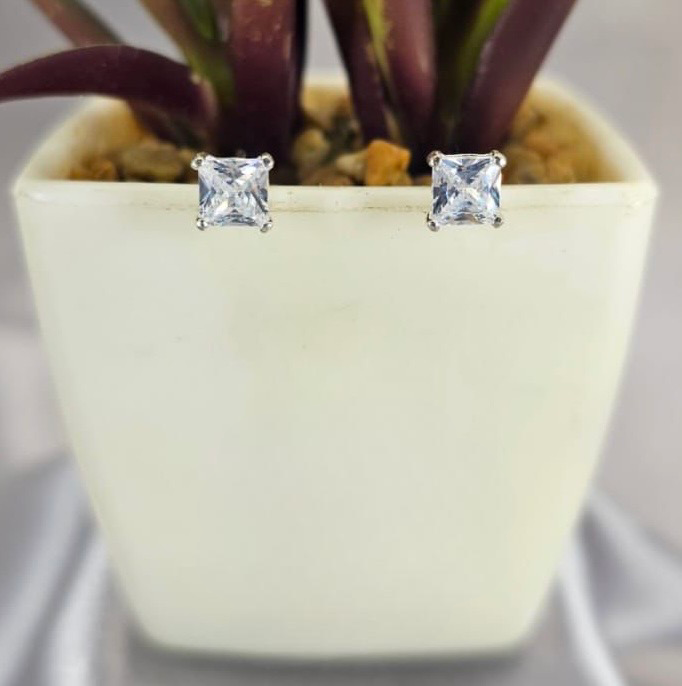Square cubic zirconia stud earrings