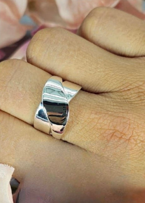 Sterling Silver Cross Over Band Ring