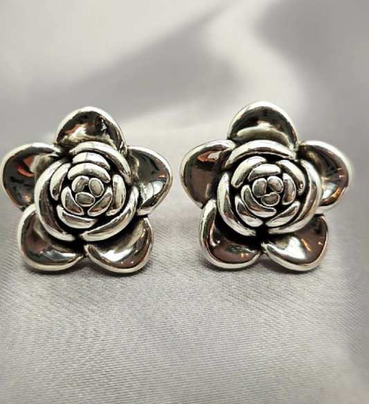 23mm flower stud earrings