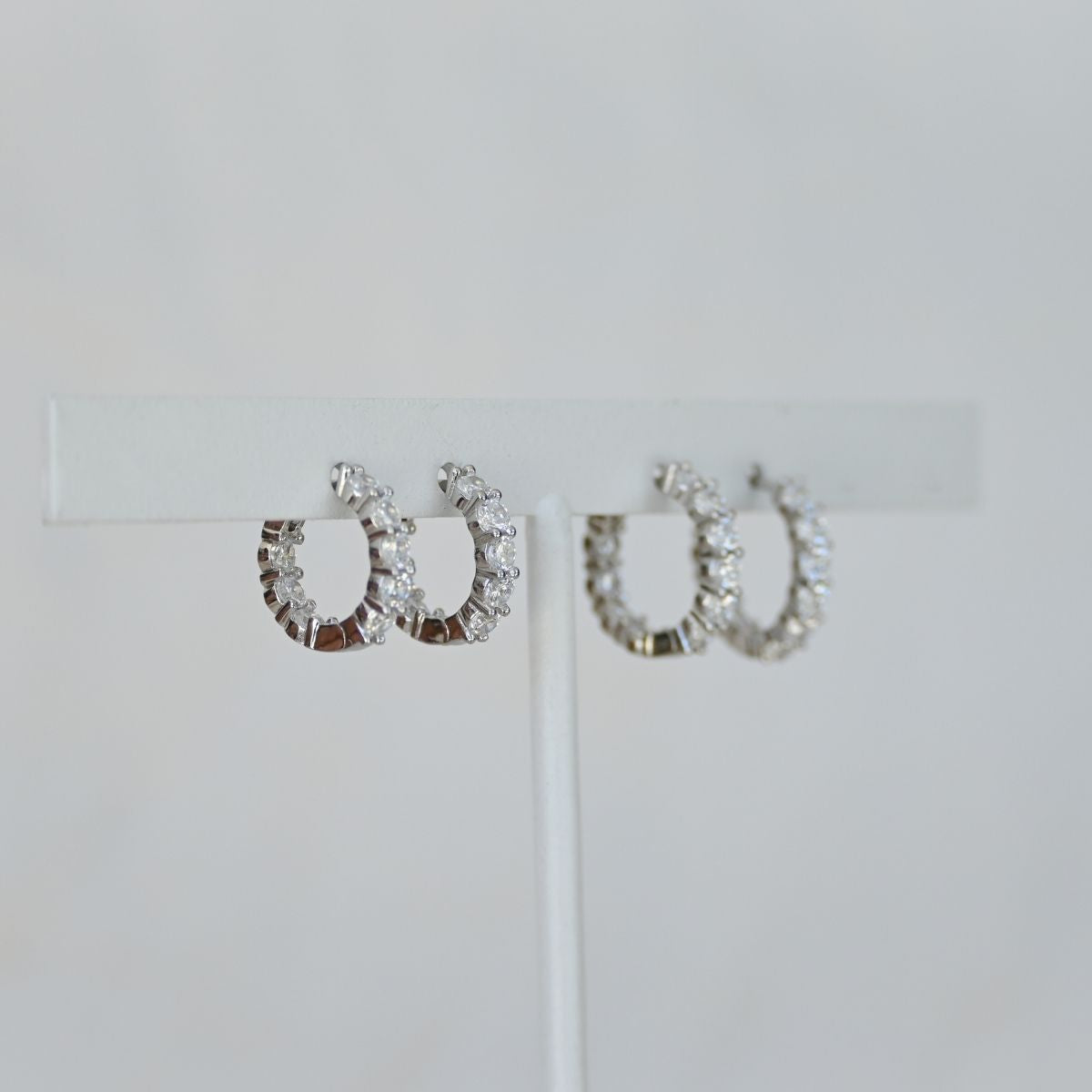 Huggy earrings with clear zirconia stones
