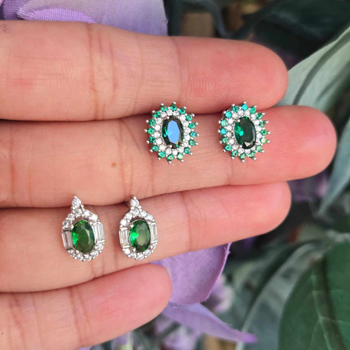 Green Oval Queen Stud Earrings - Terciany 