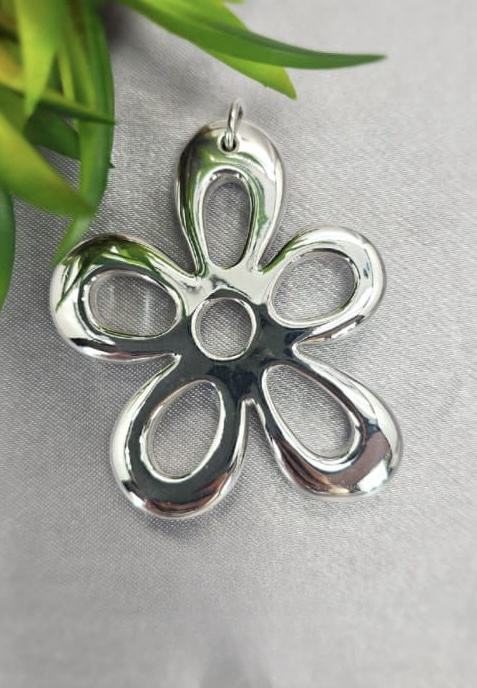 58mm flower pendant