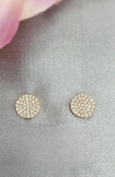 Rose gold round pavé stud