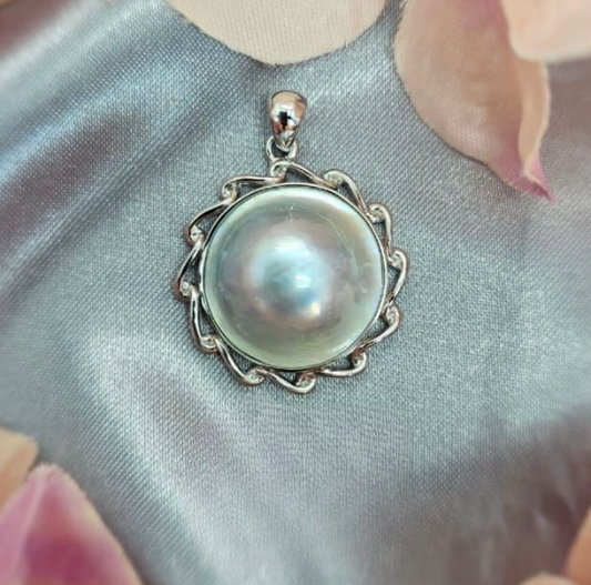 20mm Blue/Grey Blister Mabe Pearl pendant