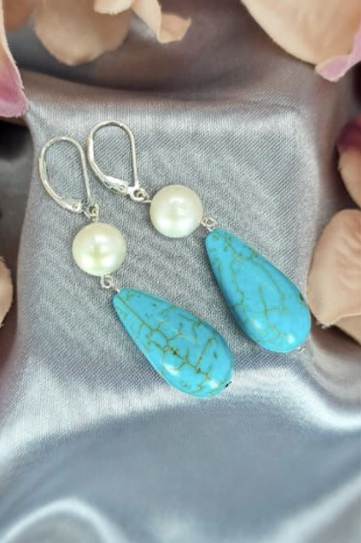 Freshwater pearl with turquoise semi precious stone on end