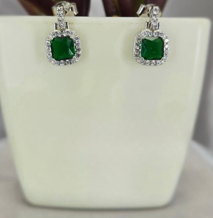 Green cubic zirconia studs