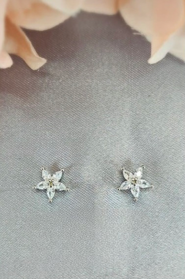 Beautiful Sterling silver stud